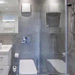 Sky Eden Apartman *